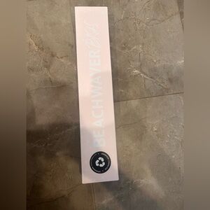 beachwaver for hair! works amazing! bought as a gift never used!